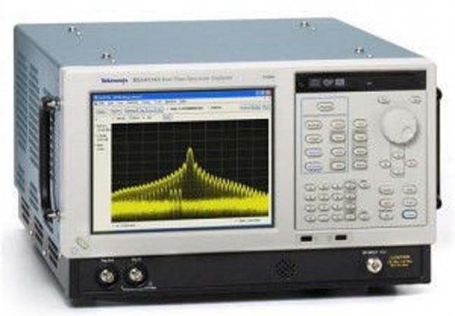 Анализатор спектра Tektronix RSA6106B
